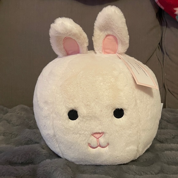 Cupcakes & Cashmere Easter Bunny White Faux Fur Plush Pillow NWT - Picture 3 of 3